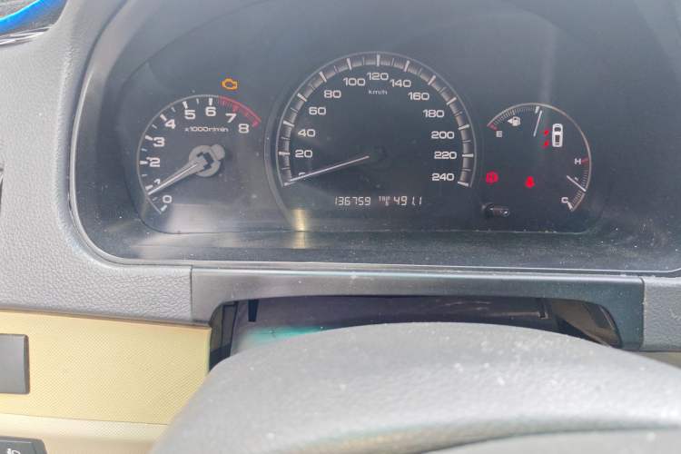 Used BYD M6 2013 2.0L Manual Comfort Edition Odometer Close Up