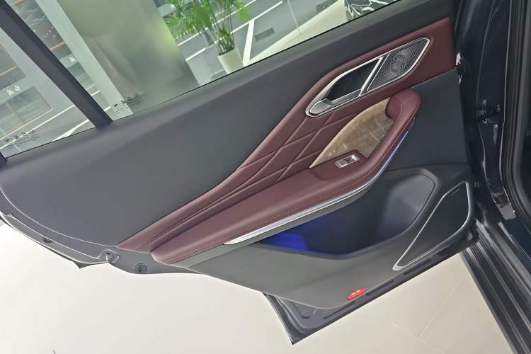 Used Hongqi HS7 2023 2.0T Automatic All-Wheel-Drive Flagship Edition Six Seats