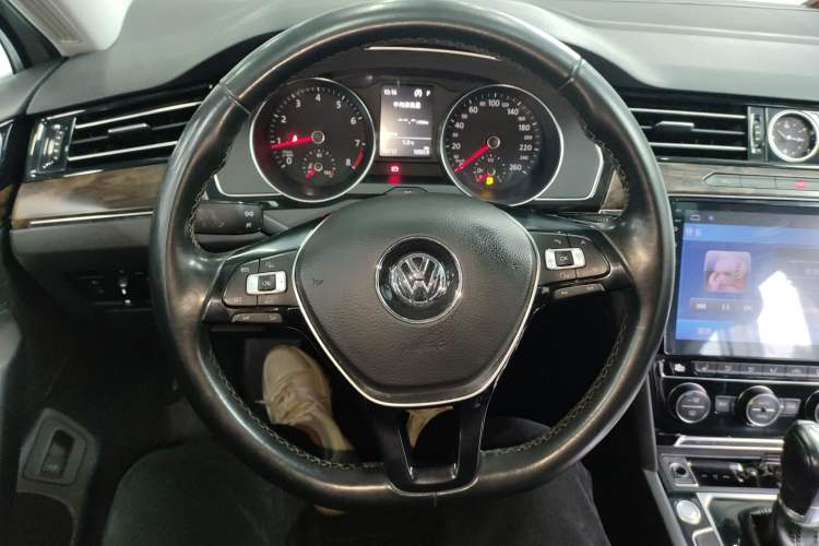 Used Volkswagen Magotan 2017 330TSI DSG Luxury Model