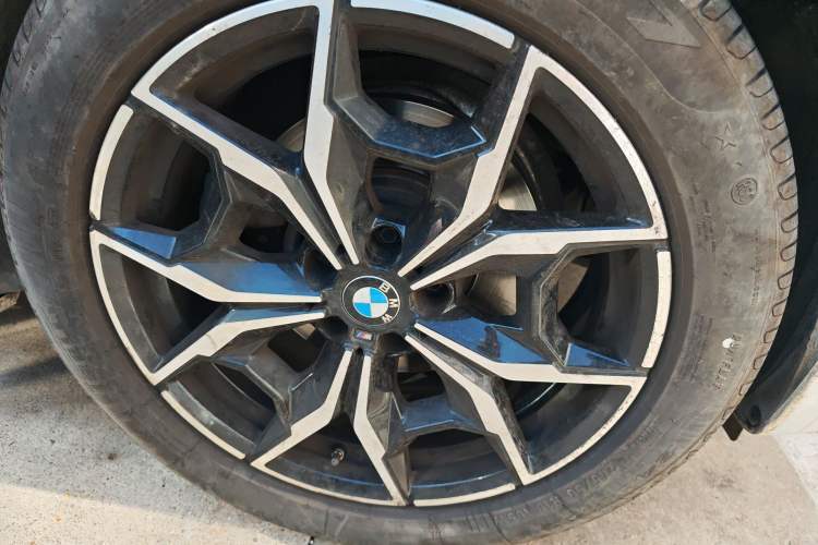 Used BMW X3 2023 xDrive25i M Sport Package Right Front Wheel Hub