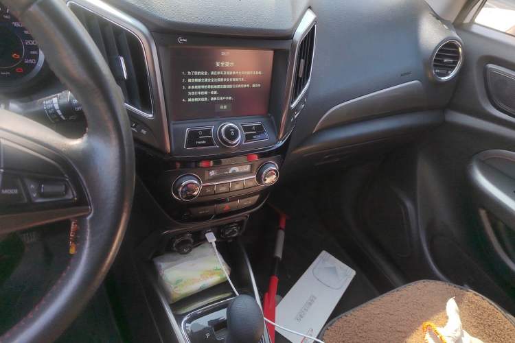 Used CHANGAN CS15 2016 1.5L Automatic Luxury Edition Audio And AC Panel