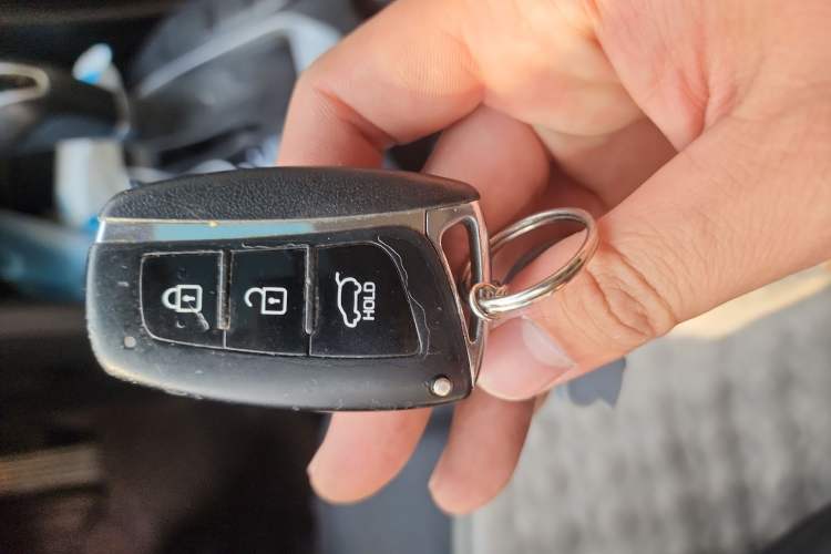 Used Hyundai Santa Fe 2015 2.0T Automatic Two-Wheel Drive Smart Version 5 Seats