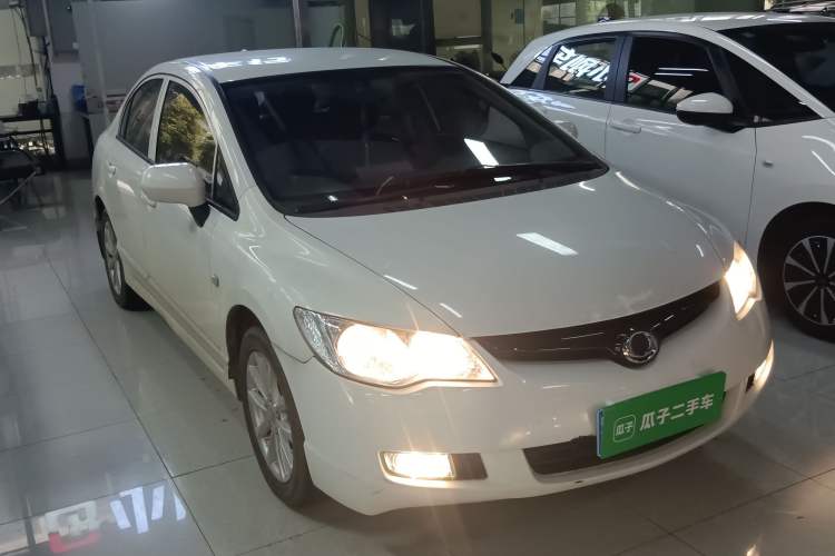 Used CIIMO 2015 1.8L Automatic Luxury Edition