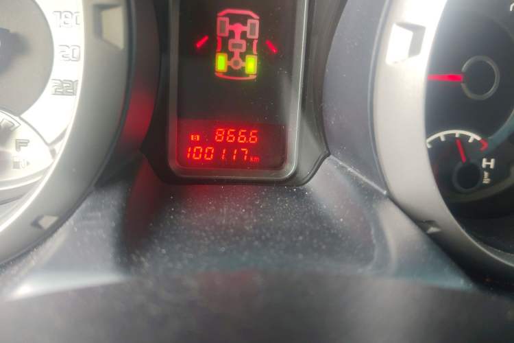 Used Mitsubishi Pajero  Odometer Close Up