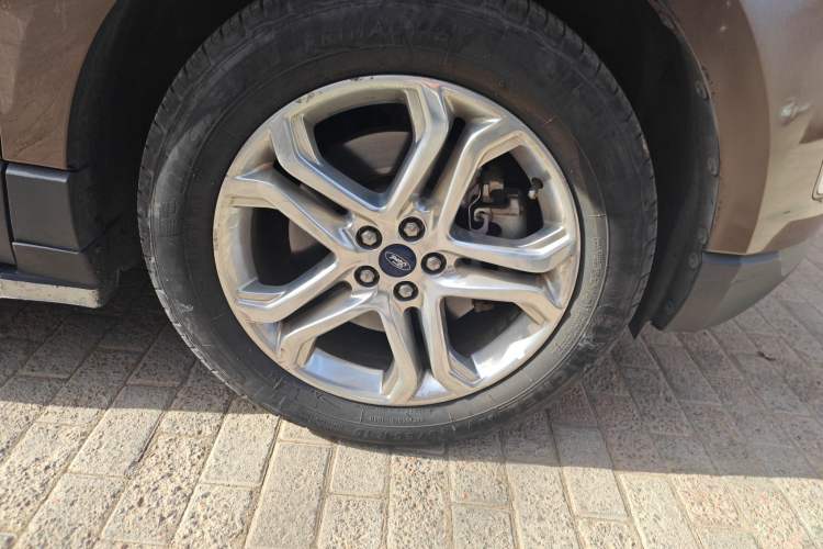 Used Ford Edge 2015 2.0T GTDi Two-Wheel-Drive High-Line Version