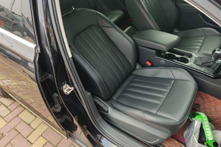 Used Volkswagen Passat 2020 Revised Version 280TSI Business Edition China VI Standard Right Front Seat