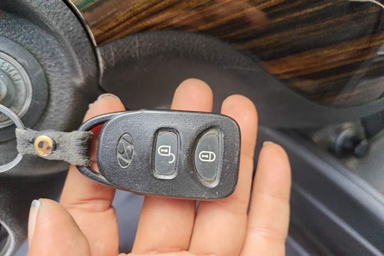 Used Hyundai Santa Fe Classic 2011 2.4 Comfort Edition 7-Seater Two-Wheel Drive