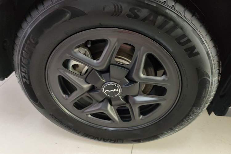 Used BYD Seal 05 DM-i 2025 DM-i Smart Drive 55KM Luxury Model Right Rear Wheel Hub