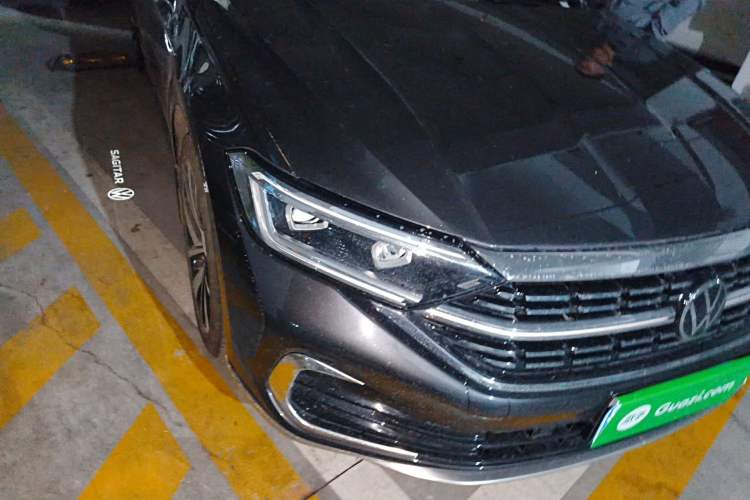 Used Volkswagen Sagitar 2024 300TSI DSG Excellence Edition Right Front Headlight