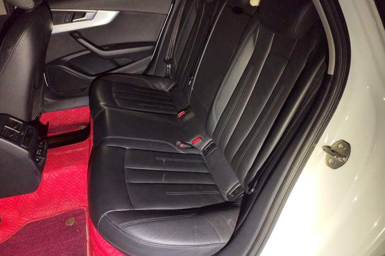 Used Audi A4L 2019 40 TFSI Fashion Edition China VI Emission Standard
