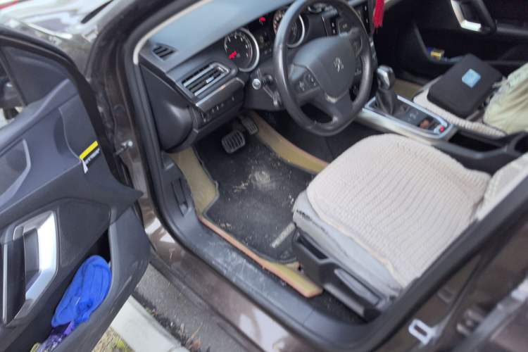 Used Peugeot 408 2015 1.2T Automatic Luxury Edition Driver Seat