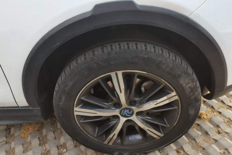 Used BYD Yuan New Energy 2018 EV360 Smart Connected Cool Model
