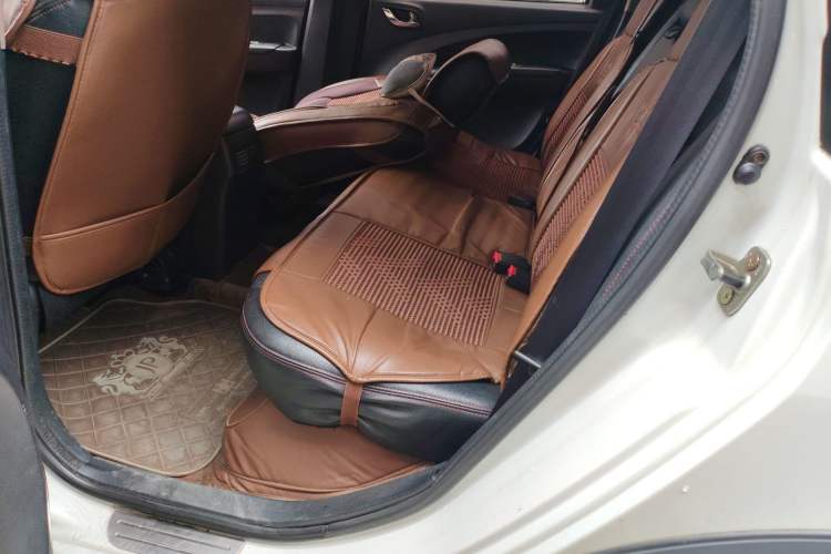 Used FORTHING Joyear X5 2013 1.6L Manual Luxury Model China IV Standard