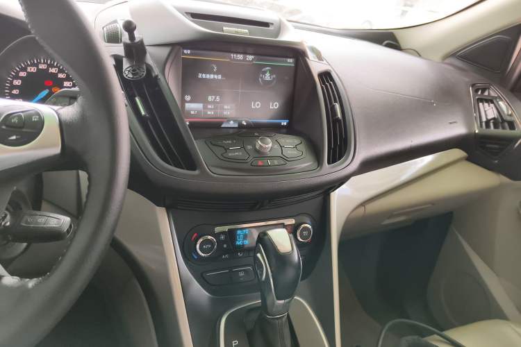 Used Ford Kuga 2013 1.6L GTDi 4x4 Elite Model Audio And AC Panel