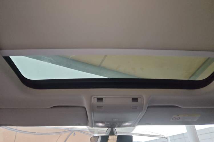 Used Volkswagen Tayron 2020 330TSI Two-Wheel Drive Luxury Smart Connectivity Version
