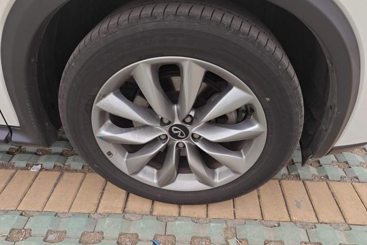 Used Infiniti QX50 2020 2.0T Two-Wheel Drive Fashion Edition Right Front Wheel Hub