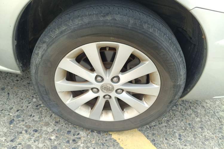 Used Buick GL8 2011 2.4L LT Executive Edition
