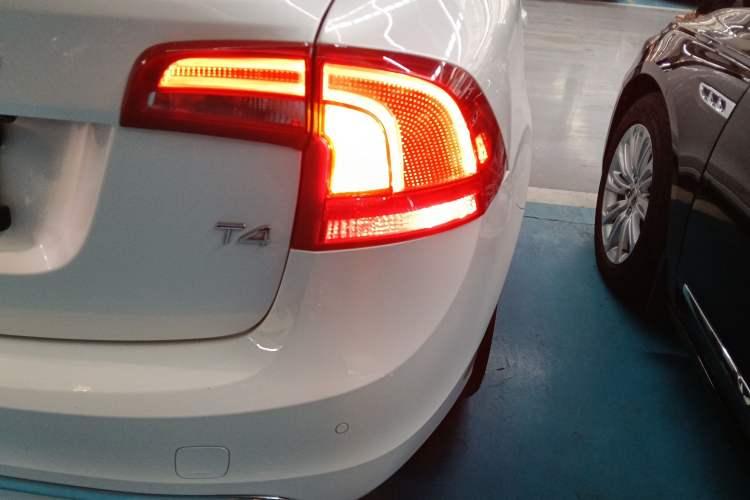 Used Volvo S60 2018 S60L T4 Smart & Ambitious Edition