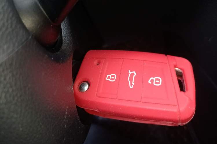 Used Volkswagen Golf 2017 1.6L Automatic Comfort Million-Vehicle Anniversary Edition