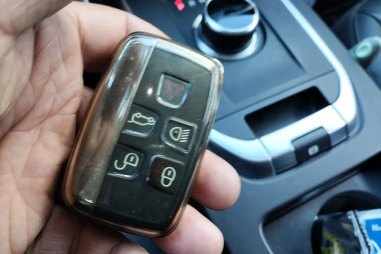 Used Land Rover Discovery Sport 2019 240 PS SE Version China VI Standard Vehicle Key