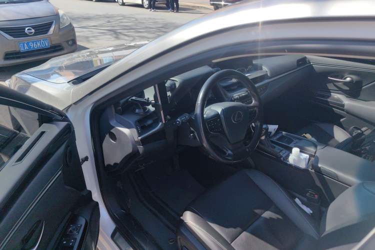 Used Lexus ES 2020 200 Excellence Edition
