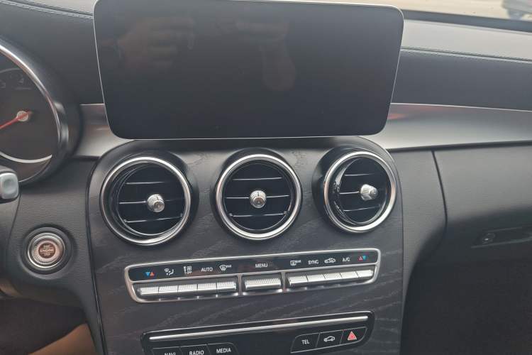 Used Mercedes-Benz C-Class 2019 C 180 L Fashion Edition Sport Version Audio And AC Panel