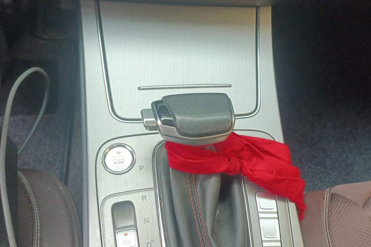 Used CHANGAN OSHAN X7 2020 1.5T Automatic Luxury Version Gear Lever