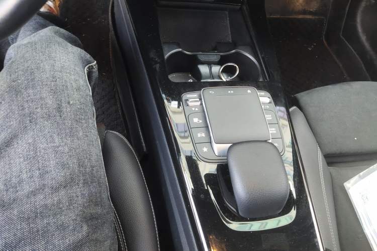 Used Mercedes-Benz A-Class 2021 A 200 L Sport Sedan Fashion Model
