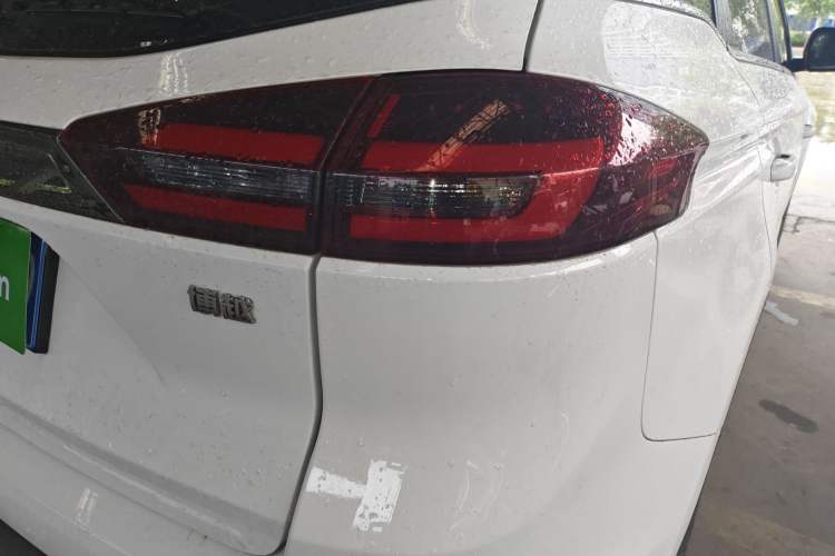 Used Geely Auto Emgrand X7 Sport 2020 1.8TD DCT Two-Wheel Drive Smart Connect 4G-Enabled Version
