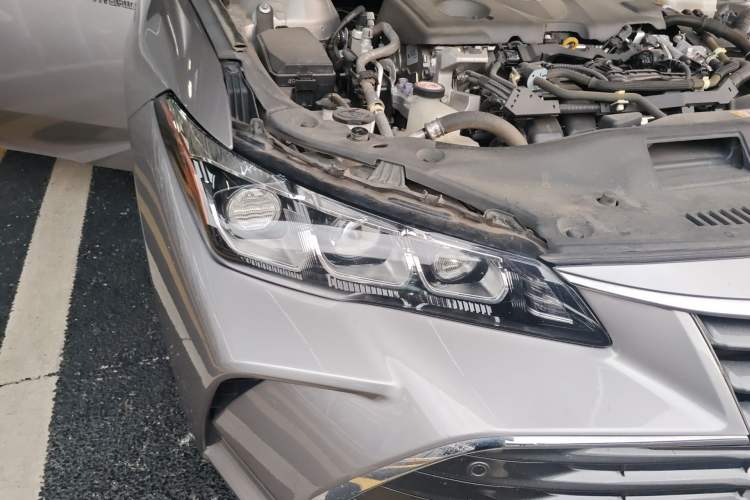 Used Toyota Avalon 2019 Dual-Engine 2.5L Luxury Edition China VI Standard Right Front Headlight