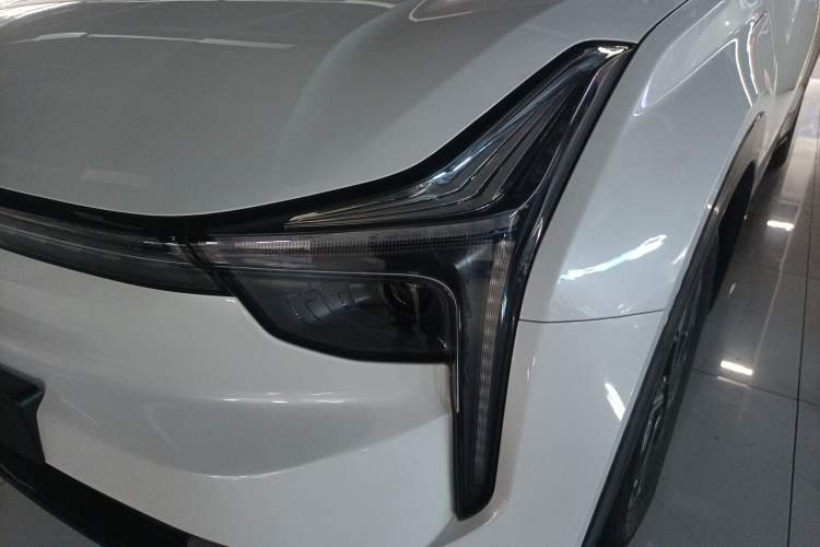 Used NETA U 2023 Neta U-Ⅱ 500 U Show Edition – Lithium Iron Phosphate Left Front Headlight