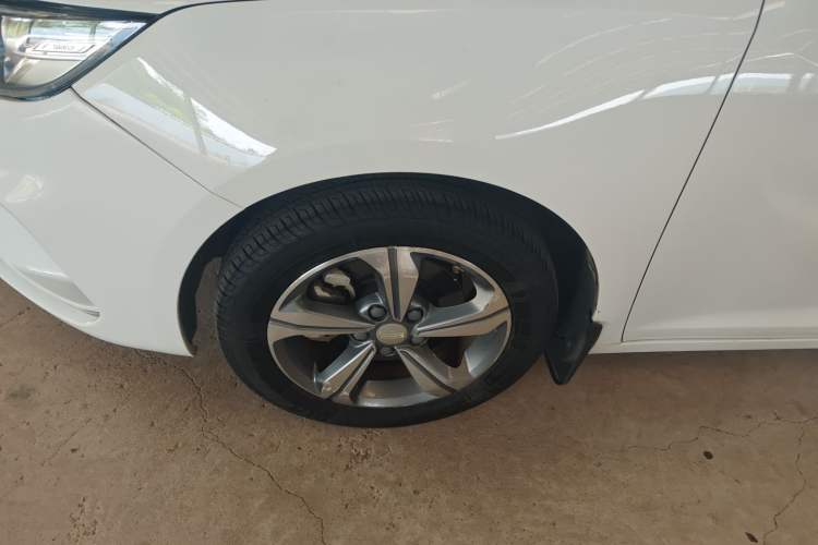 Used Geely Auto Emgrand GL 2019 1.4T CVT Elite Smart Edition Left Front Wheel Hub