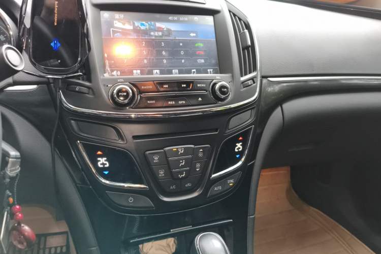Used Buick Regal 2015 1.6T Leading Technology Model Audio And AC Panel