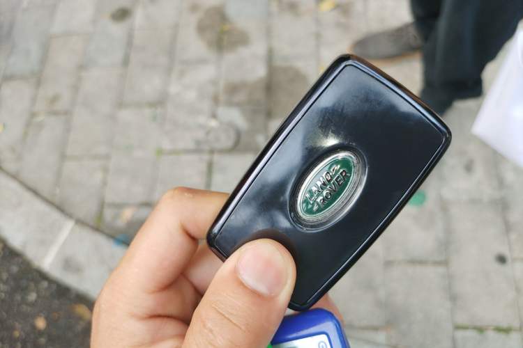 Used Land Rover Range Sport 2021 3.0 L6 YAO Black Edition Vehicle Key