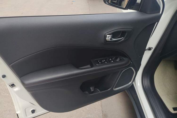 Used Jeep Compass 2017 200T Automatic Family Edition