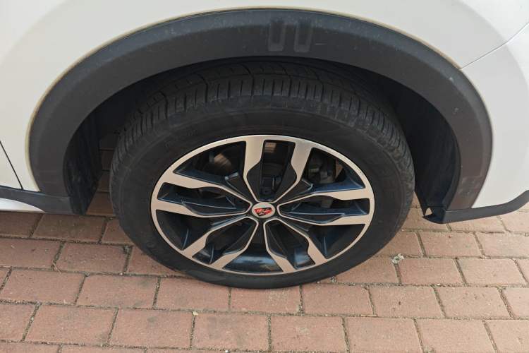 Used Roewe RX5 2016 20T Two-Wheel Drive Automatic Internet Smart Edition
