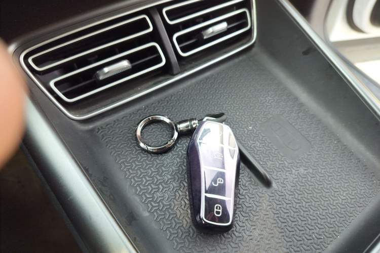 Used BYD Song Pro New Energy 2025 Second-Generation DM-i 115KM Overachiever Trim Interior 1