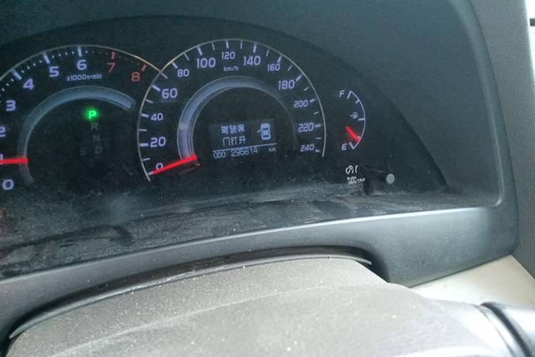 Used Toyota Camry 2011 240G Classic Anniversary Edition Odometer Close Up