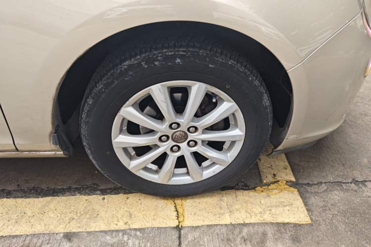 Used Buick GT 2013 GT 1.6L Automatic Fashion Edition Right Front Wheel Hub