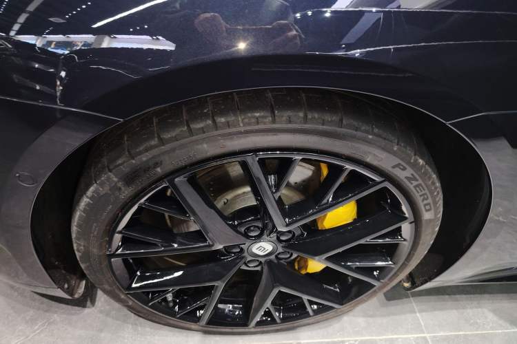 Used Xiaomi Auto SU7 2024 Four-Wheel Drive Ultra-Long Range Advanced Intelligent Driving Max Edition
