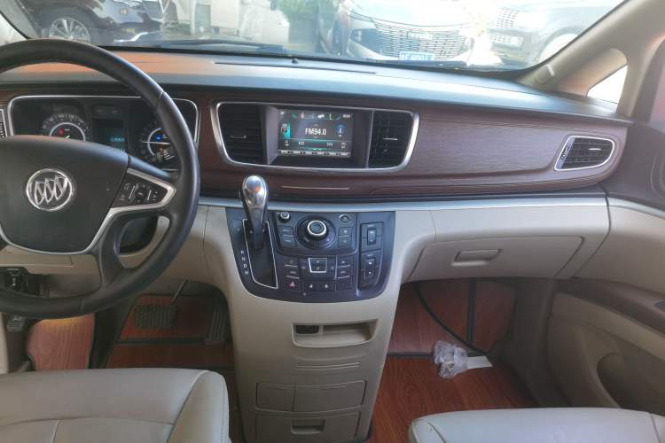 Used Buick GL8 2017 25S Luxury Version China V Standard Audio And AC Panel