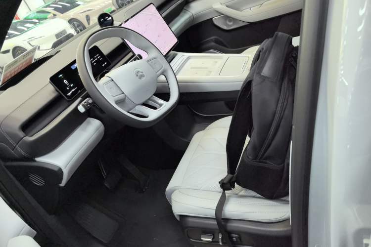 Used Nio ES6 2025 75 kWh Left Front Seat