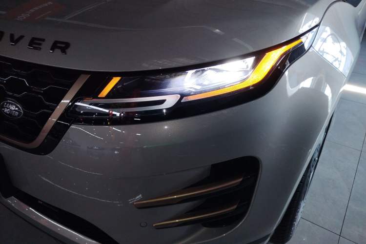 Used Land Rover Range Rover Evoque 2023 Aurora L 249 PS Collins Antique Bronze Special Edition
