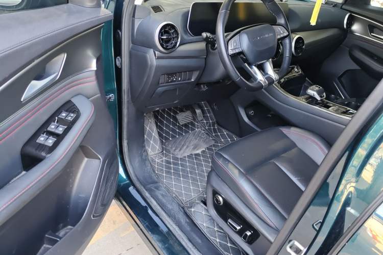 Used FORTHING T5 EVO 2021 1.5TD DCT Diamond Edition Driver Seat