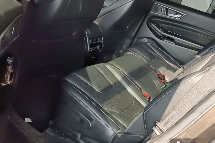 Used Ford Edge 2015 2.0T GTDi Four-Wheel Drive Prestige Model