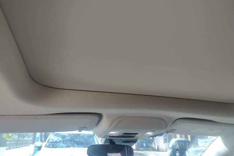 Used Buick Envision 2022 Facelift Encore S 552T Two-Wheel-Drive Luxury Model
