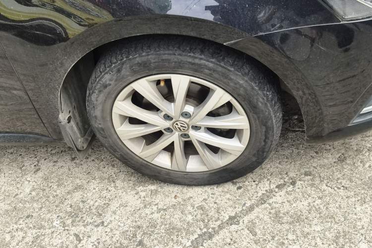 Used Volkswagen Lavida 2017 1.6L Automatic Comfort Edition
