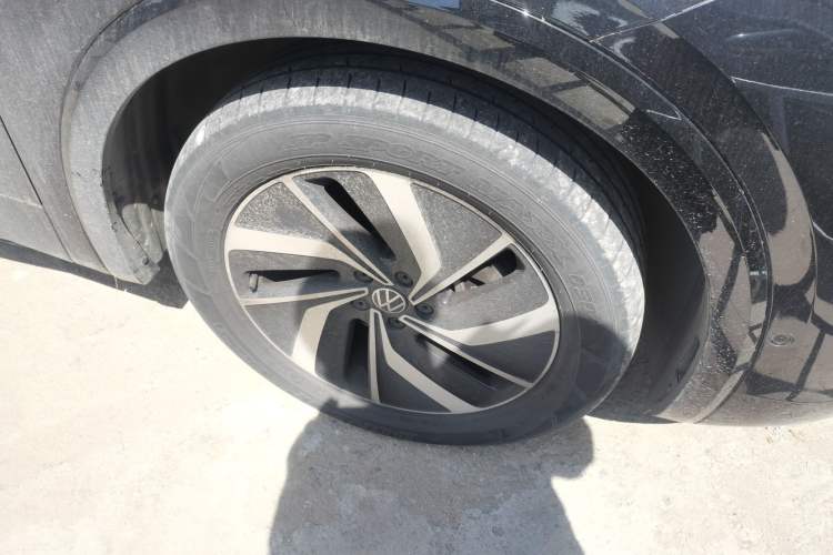 Used Volkswagen Viloran 2023 380TSI Luxury Edition Right Front Wheel Hub
