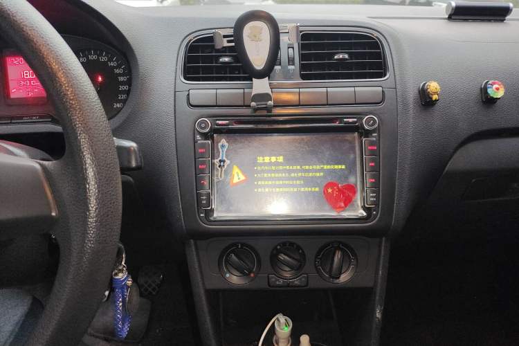 Used Volkswagen Polo 2013 1.4L Manual Fashion Edition
