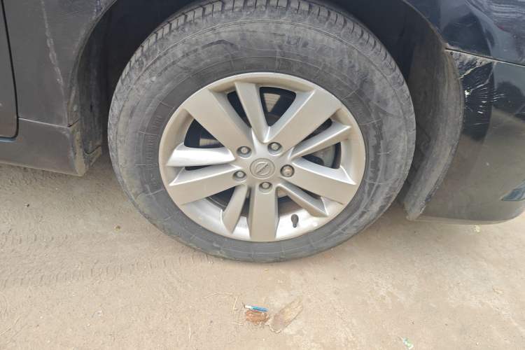 Used Nissan Teana 2011 2.0L XL Comfort Edition Right Front Wheel Hub